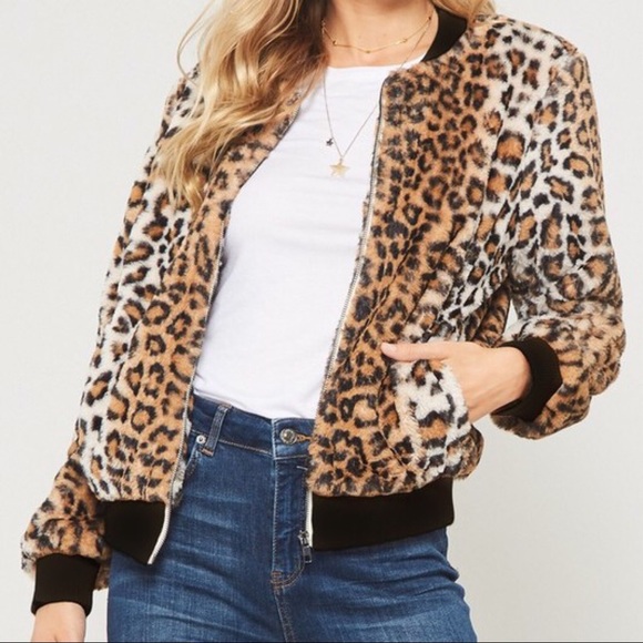 1 LEFT‼️So Soft & Fuzzy Leopard Bomber - Picture 2 of 8
